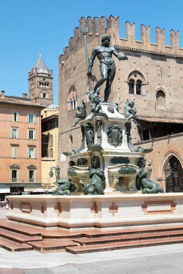 Ur-Nest Piazza Maggiore Bologna Eksteriør billede